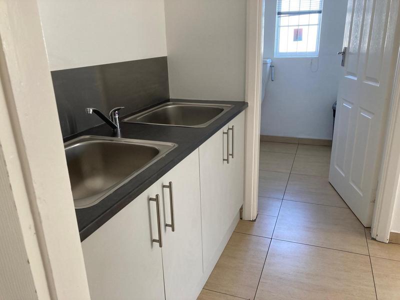 To Let Commercial Property for Rent in Newton Park Eastern Cape